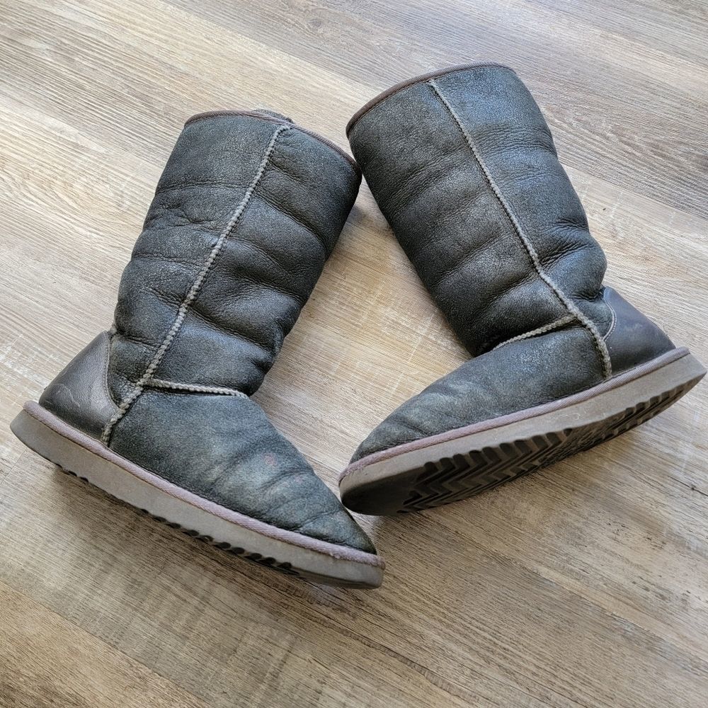 Ugg Classic Tall 5823 Metallic Pewter size 8